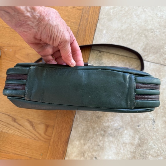 LAUREN RALPH LAUREN vintage olive, green and brown, leather handbag preowned - Picture 12 of 14